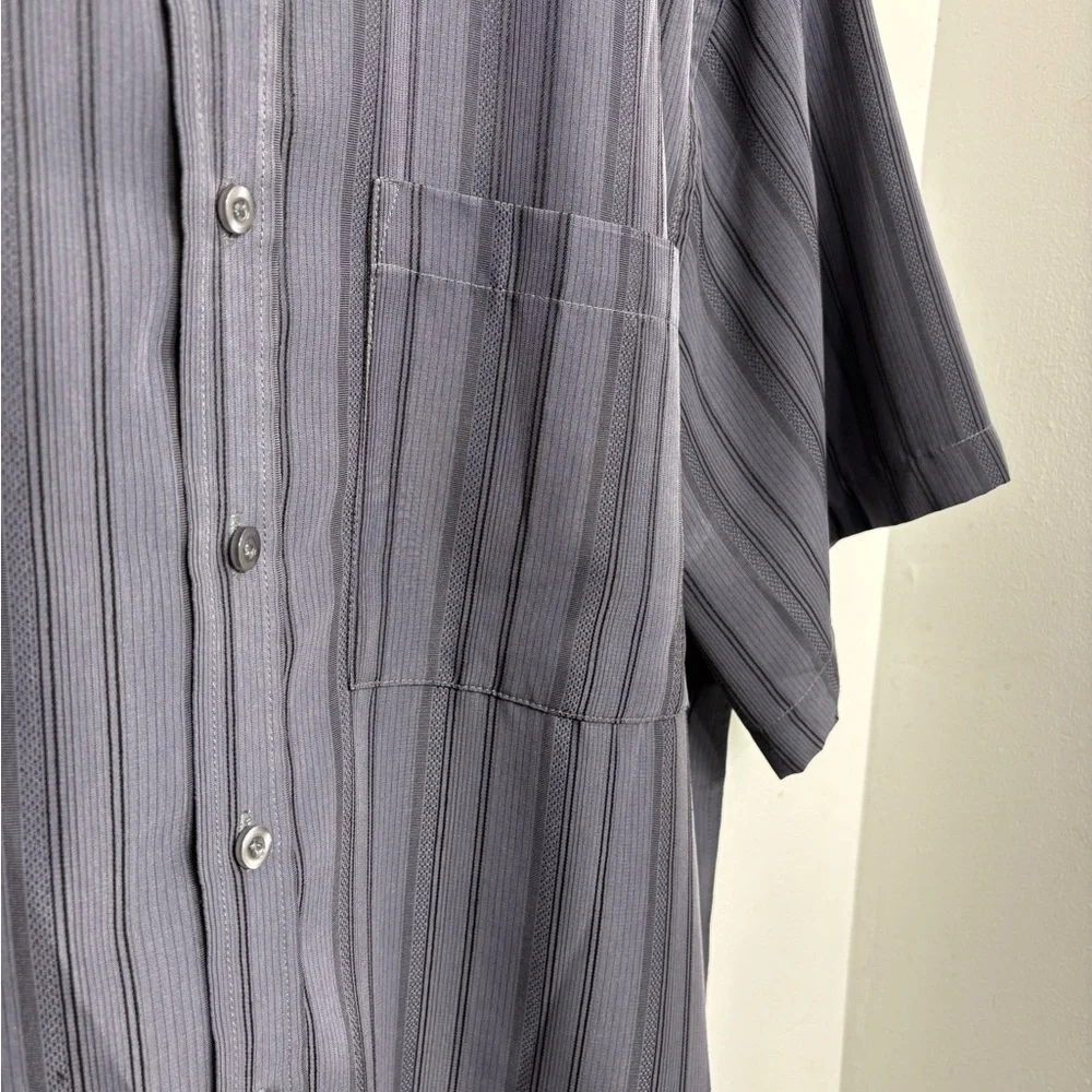 Men’s XL Grey Striped Short Sleeve Button Up Casual Shirt - Picture 5 of 8